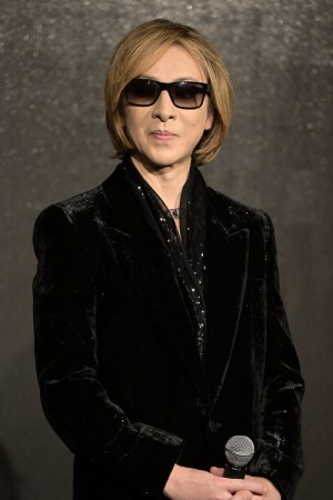 YOSHIKI、「THE LAST ROCKSTARS」記者会見に登場