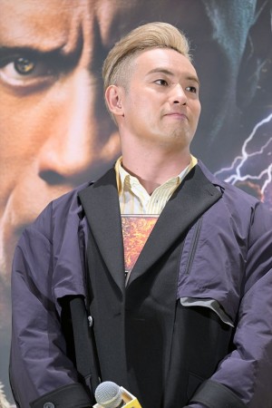 オカダ・カズチカ、映画『ブラックアダム』破壊的ヒット祈願ジャパンプレミアに登場