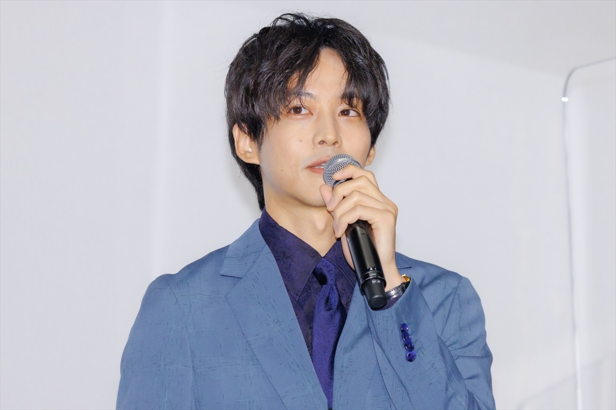 中島健人、共演犬の登場に笑顔弾ける　触れ合う両者に二宮和也「ずっと見てられる」