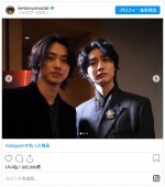 （左から）山崎賢人、桜田通　※「山崎賢人」インスタグラム