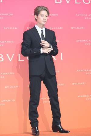 塩野瑛久、「BVLGARI AVRORA AWARDS 2022」ゴールデンカーペットセレモニーに登場