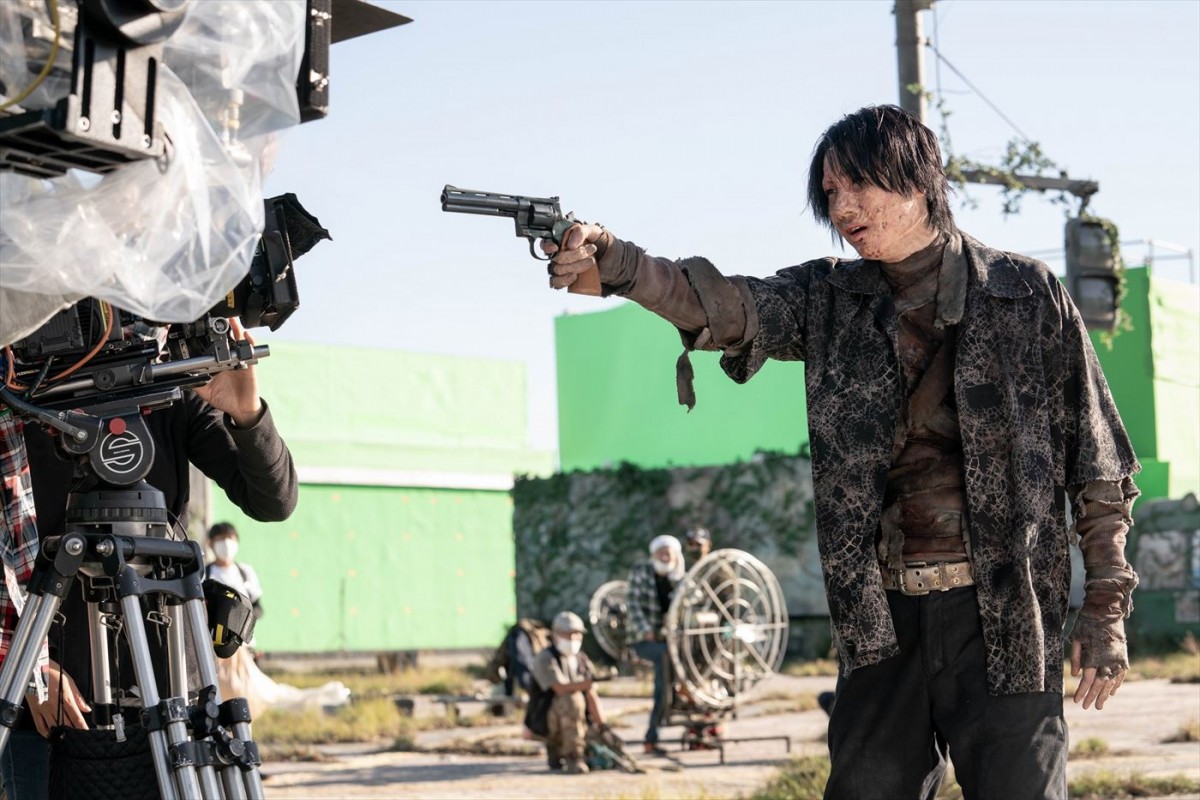 本日配信開始！　山崎賢人×土屋太鳳『今際の国のアリス』シーズン2、フィーチャレット映像＆メイキング写真解禁