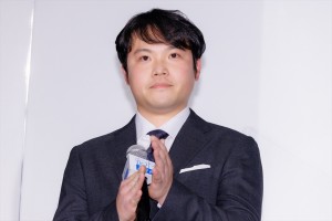 富岡涼、映画『Dr.コトー診療所』初日舞台挨拶に登場