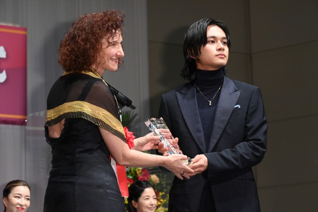 【本イベント紹介時のみ使用可】第33回日本ジュエリーベストドレッサー賞 表彰式　20220113実施