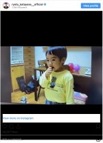 『硝子の少年』を歌う片寄涼太　※「片寄涼太」インスタグラム