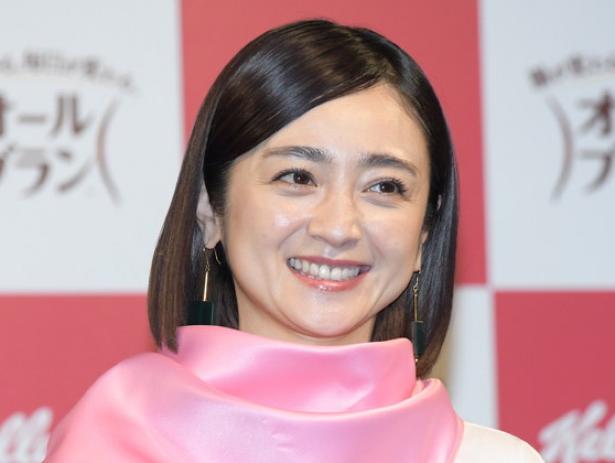 安達祐実、前髪アップ＆サングラス姿に絶賛の声「超カッコいい」「いつも素敵」