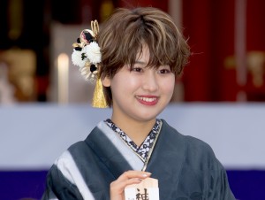 AKB48 2022年新成人メンバー成人式記念撮影会に出席した髙橋彩香