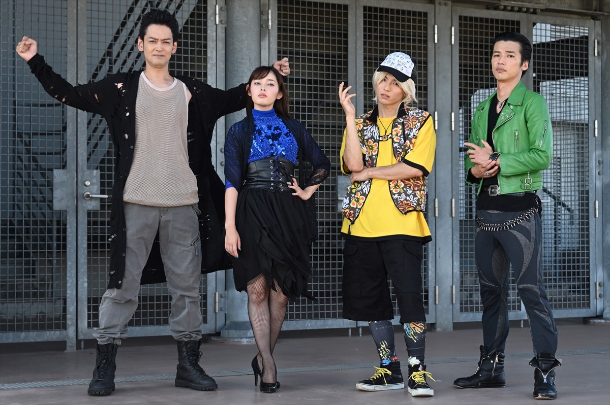 Vシネクスト『仮面ライダーオーズ 10th 復活のコアメダル』に出演する(左から)ガメル役の松本博之、メズール役の矢作穂香、カザリ役の橋本汰斗、ウヴァ役のヤマダユウスケ