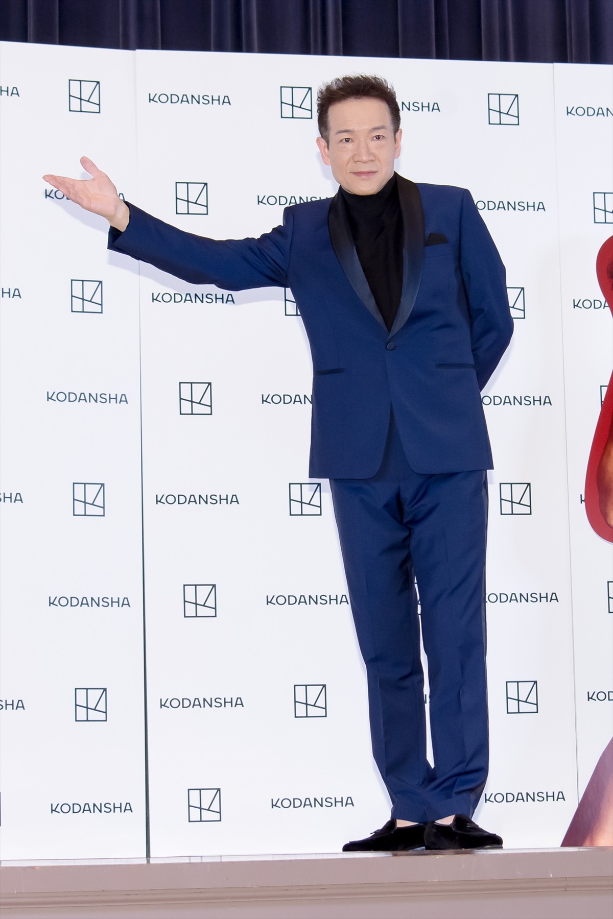 田原俊彦、還暦記念写真集で赤ふんどし姿披露　撮影前は「ちょっとビビってた」
