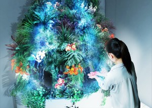 体験型アート展「NAKED FLOWERS」が、国内初の常設化！