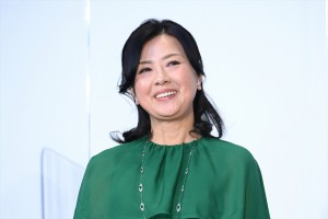 薬師丸ひろ子、映画『とんび』完成披露舞台あいさつに登場