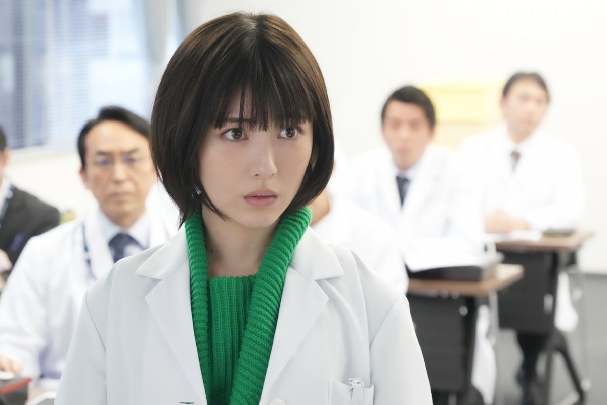 『ドクターホワイト』第4話　“白夜”浜辺美波が“真壁”小手伸也の誤診を指摘