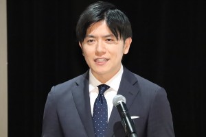 青木源太、レディースアートネイチャー「フィーリン」ブランド新商品、新CM発表会に登場
