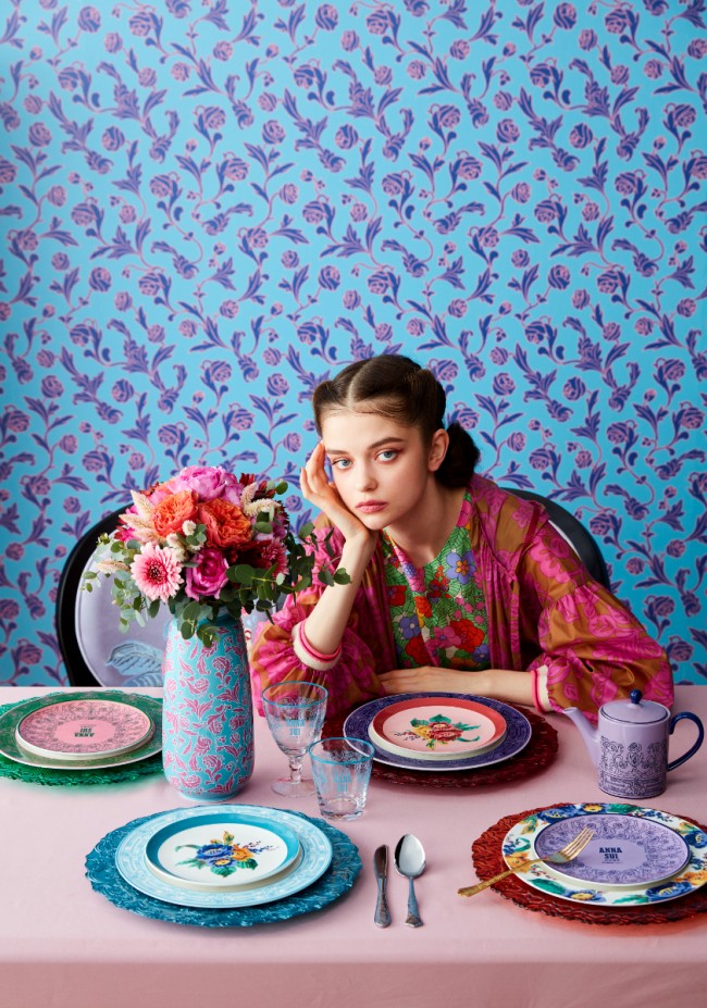 ANNA SUI アナスイ　Francfranc フランフラン　コラボ　陶器皿 写真）「Francfranc」×「ANNA SUI」コラボに春の新作！ カトラリーから