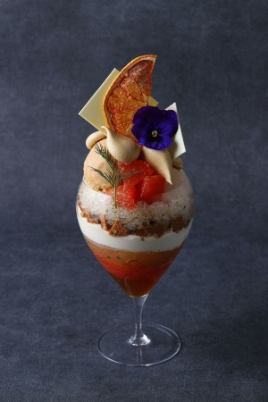 「エンポリオ アルマーニ カフェ」4月のパフェ発売！