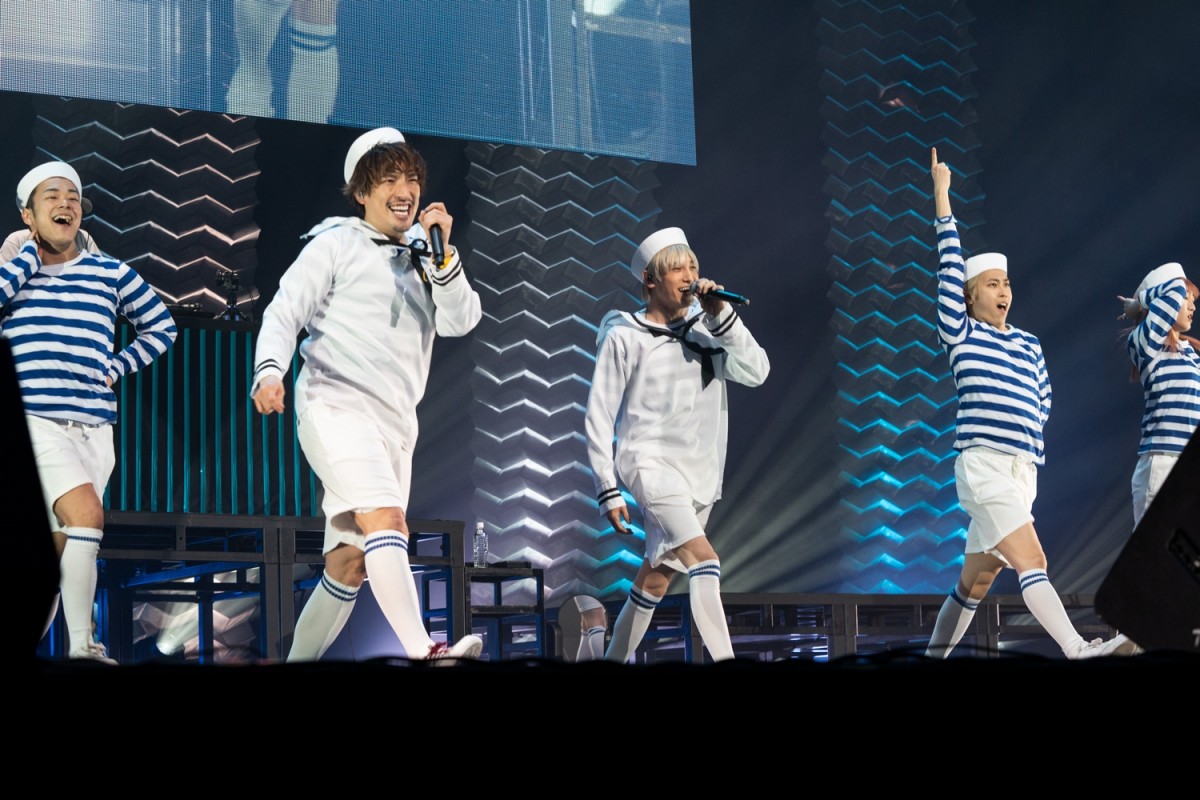 EXIT・兼近、ピンク→プラチナホワイトの髪にイメチェン「誰にも気付かれない」