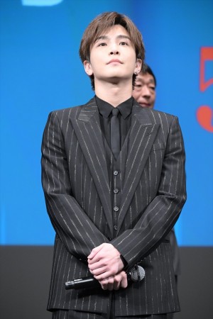 岩田剛典、映画『死刑にいたる病』完成披露試写会に登場