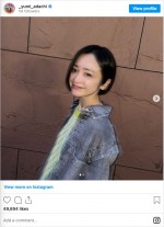 「髪をさっぱりと」ショートヘアの姿を見せた安達祐実　※「安達祐実」インスタグラム