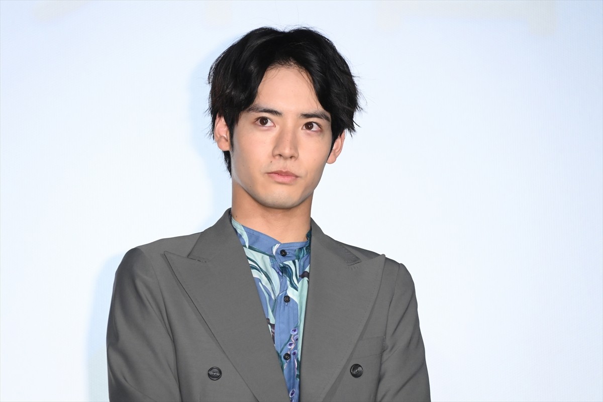 赤楚衛二、『チェリまほ』で心に残るセリフは“愛してる”「覚悟も含めて好きな言葉」