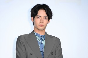 赤楚衛二、映画『チェリまほ』大ヒット御礼舞台あいさつに登場