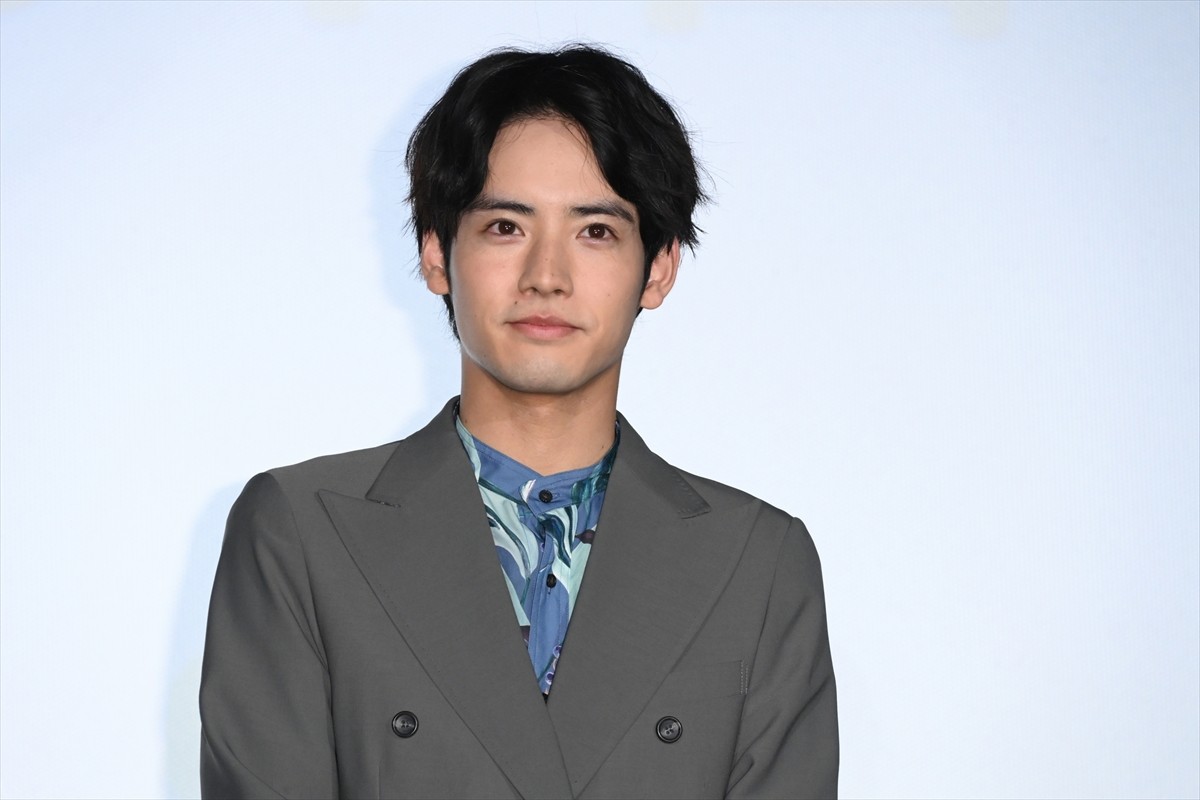 赤楚衛二、『チェリまほ』で心に残るセリフは“愛してる”「覚悟も含めて好きな言葉」