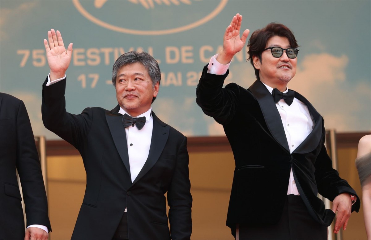 是枝裕和監督『ベイビー・ブローカー』カンヌで12分間の拍手喝さい　「思っていた以上にちゃんと届いたのかな」と手応え