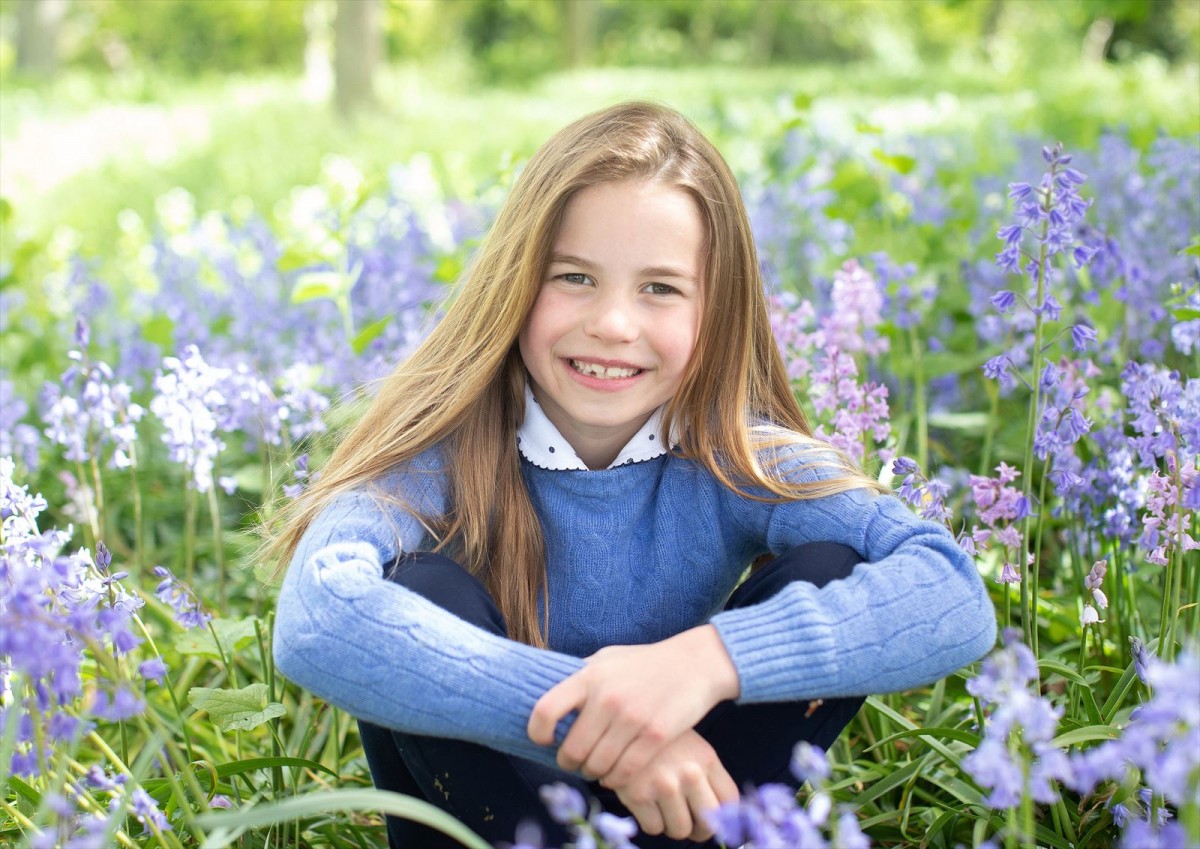 キャサリン妃が撮影、シャーロット王女7歳のポートレート(2022年5月)