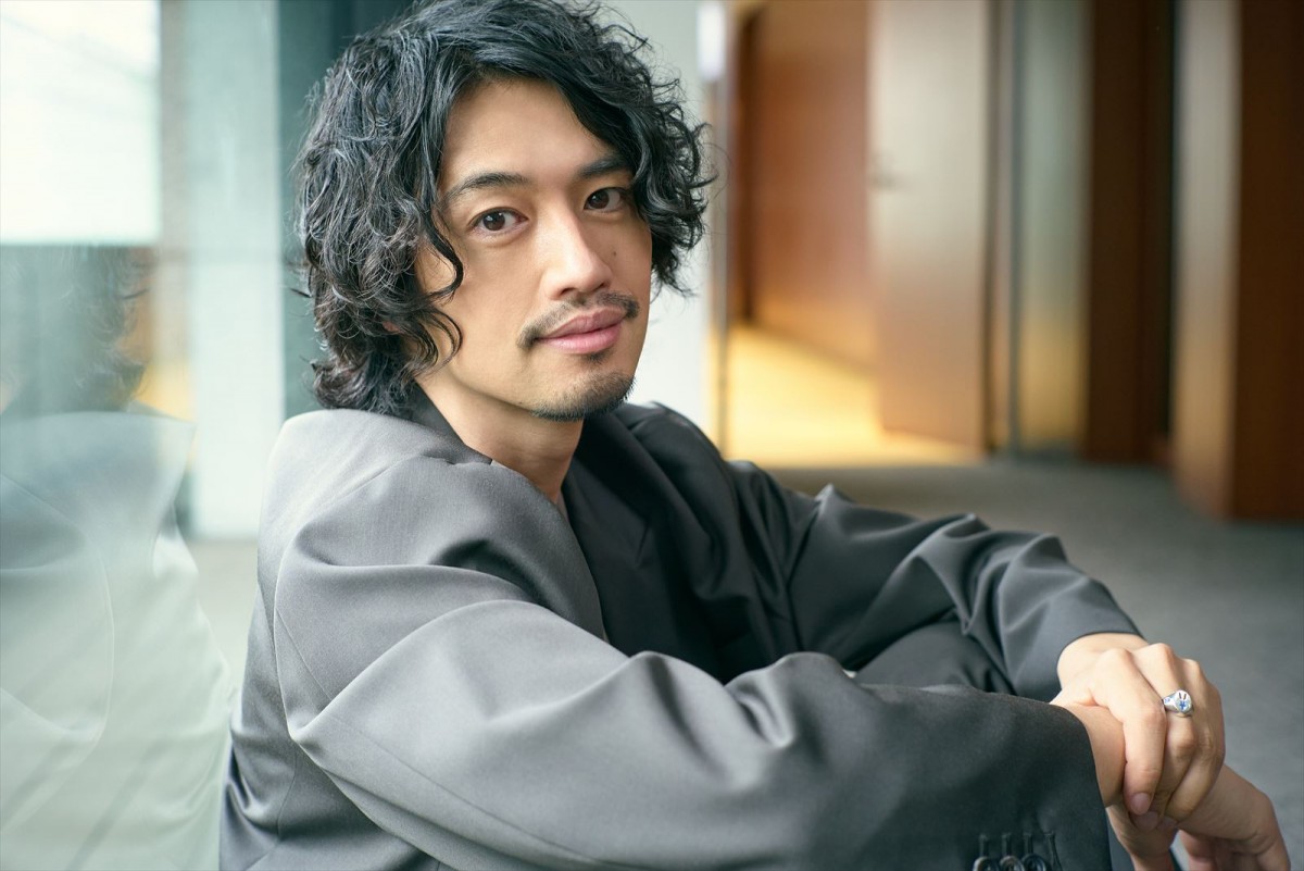斎藤工「今の世の中に必要なのは“ホスピタリティ”」　妊娠する男性役を演じて