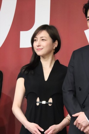 広末涼子、映画『バスカヴィル家の犬　シャーロック劇場版』完成報告会に登場