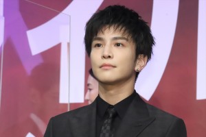 岩田剛典、映画『バスカヴィル家の犬　シャーロック劇場版』完成報告会に登場