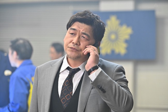 日曜劇場『マイファミリー』に出演する富澤たけし（サンドウィッチマン）
