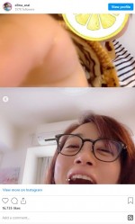 親友の子とオンライン上で「あーん」する新井恵理那 ※「新井恵理那」インスタグラム