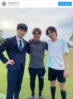 【写真】『オールドルーキー』横浜流星、綾野剛＆大久保嘉人と肩組ショット