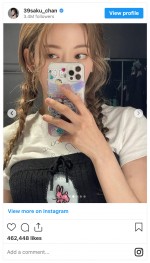 宮脇咲良の三つ編みショットを世界中のファンが絶賛　※「宮脇咲良」インスタグラム