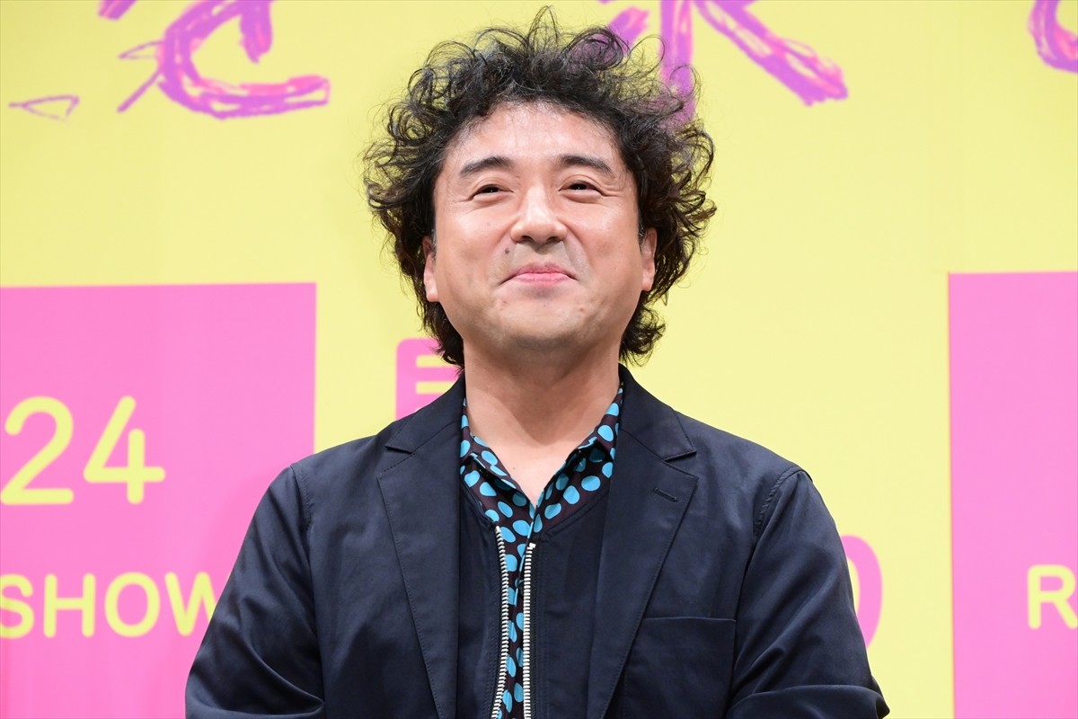 ムロツヨシ暴走　アドリブの“花道歩き”に観客大喜び