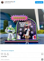 ディズニーランドを楽しむ千葉雄大 ※「千葉雄大」インスタグラム
