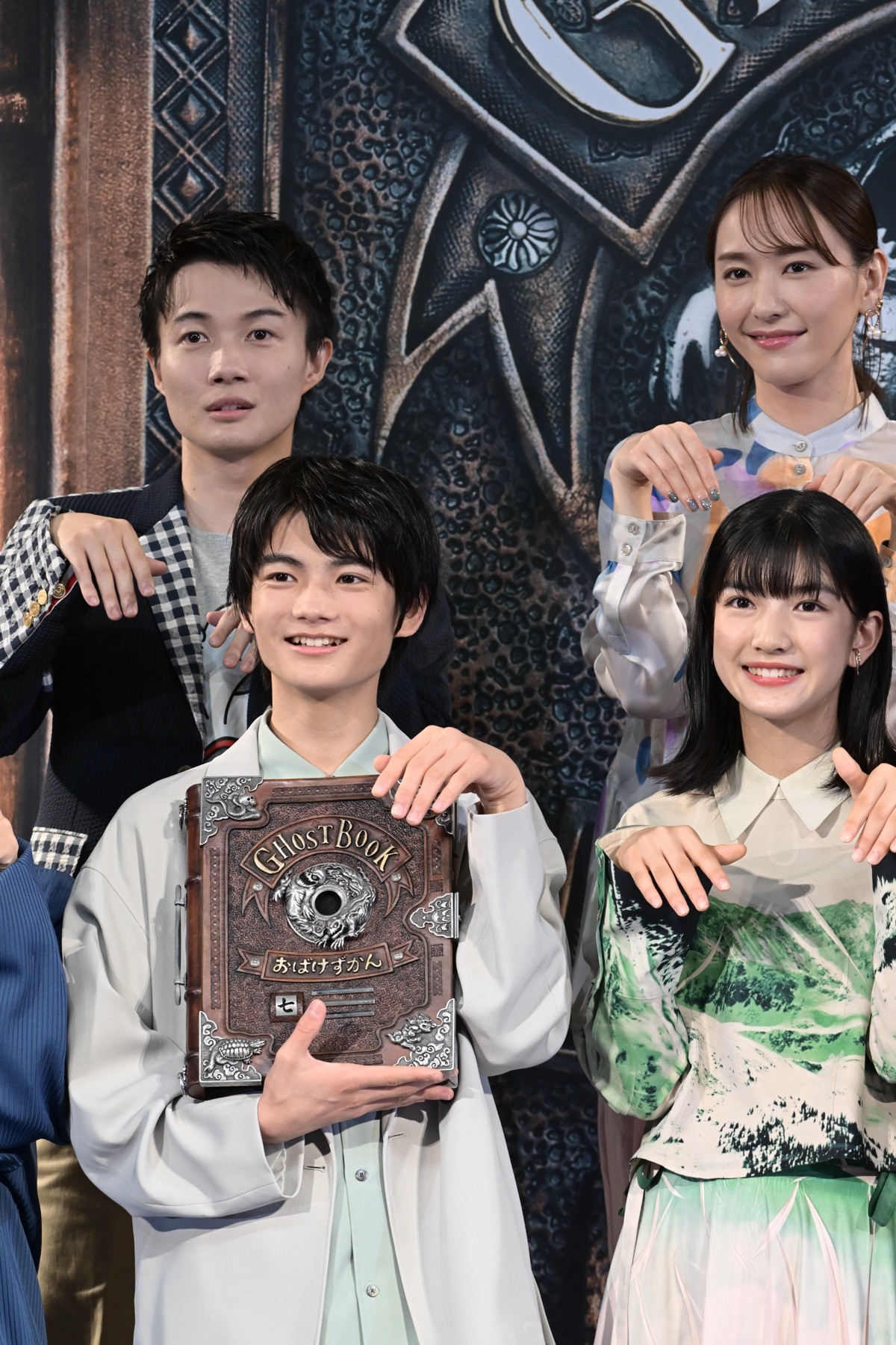 新垣結衣、「勉強を教えて」と頼まれるも「役には立たなかった」と照れ笑い