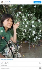 和田唱からプレゼントのワンピースを着こなす上野樹里 ※「上野樹里」インスタグラム
