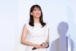 綾瀬はるか、映画『はい、泳げません』公開記念舞台挨拶に登場