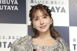 三上悠亜、スタイルブック『Miss』出版記念記者会見に登場