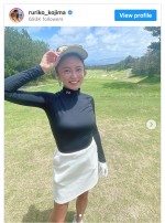 【写真】小島瑠璃子、ゴルフウェア姿に「かわいい」「スタイル抜群」の声