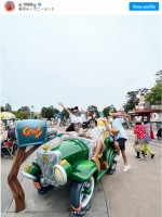 長女の10歳の誕生日に東京ディズニーランドを訪れた加護亜依　※「加護亜依」インスタグラム