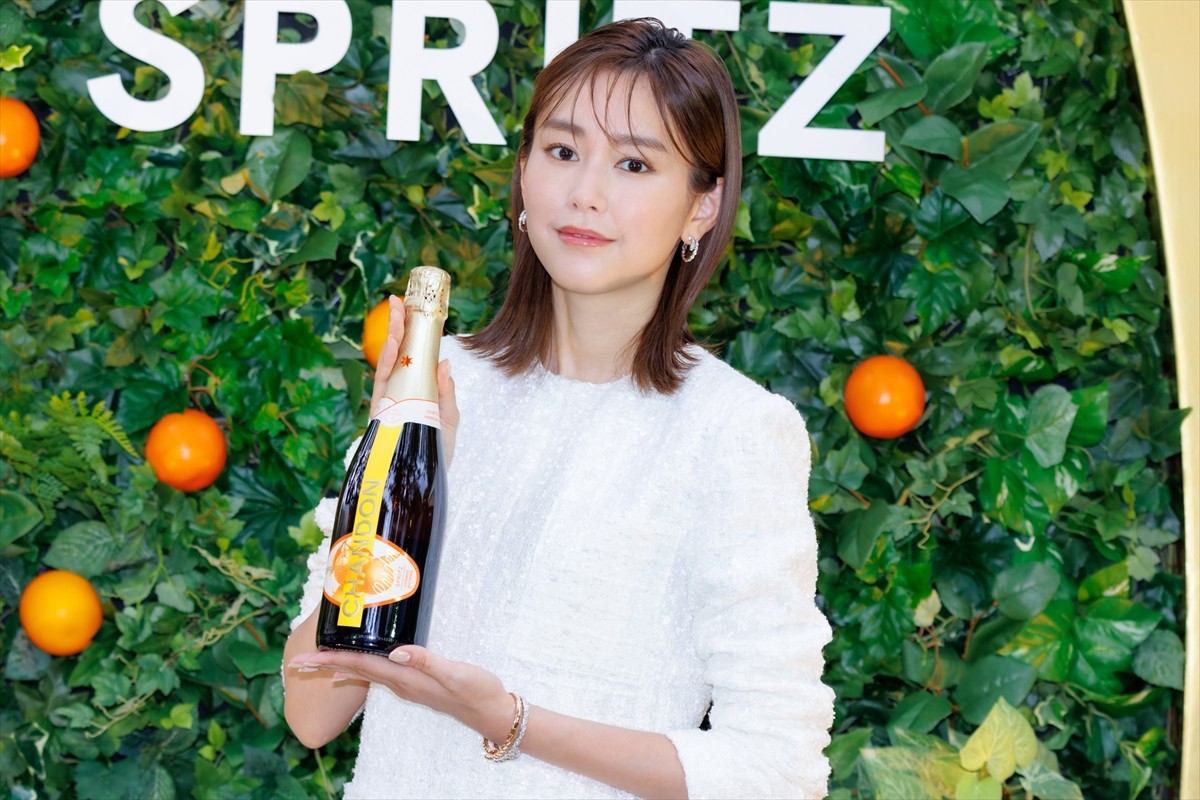 桐谷美玲、 美＆健康の秘訣は“旬の食材”　スリットがまぶしいサマードレスでイベントに登場
