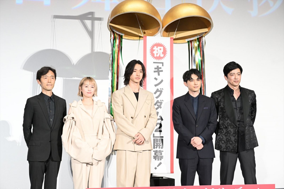 『キングダム2』吉沢亮こだわりの「椅子の座り方」 山崎賢人も絶賛「かっこよかった」