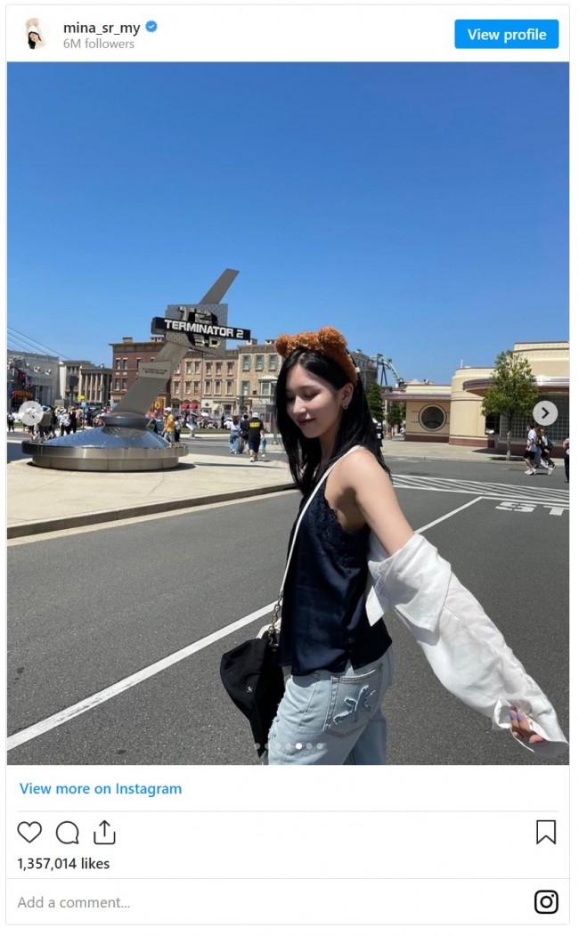 Twice ミナ Usj満喫ショットを新たに公開 ドアの数字 に注目するファンも 22年7月22日 写真 カルチャー クランクイン トレンド