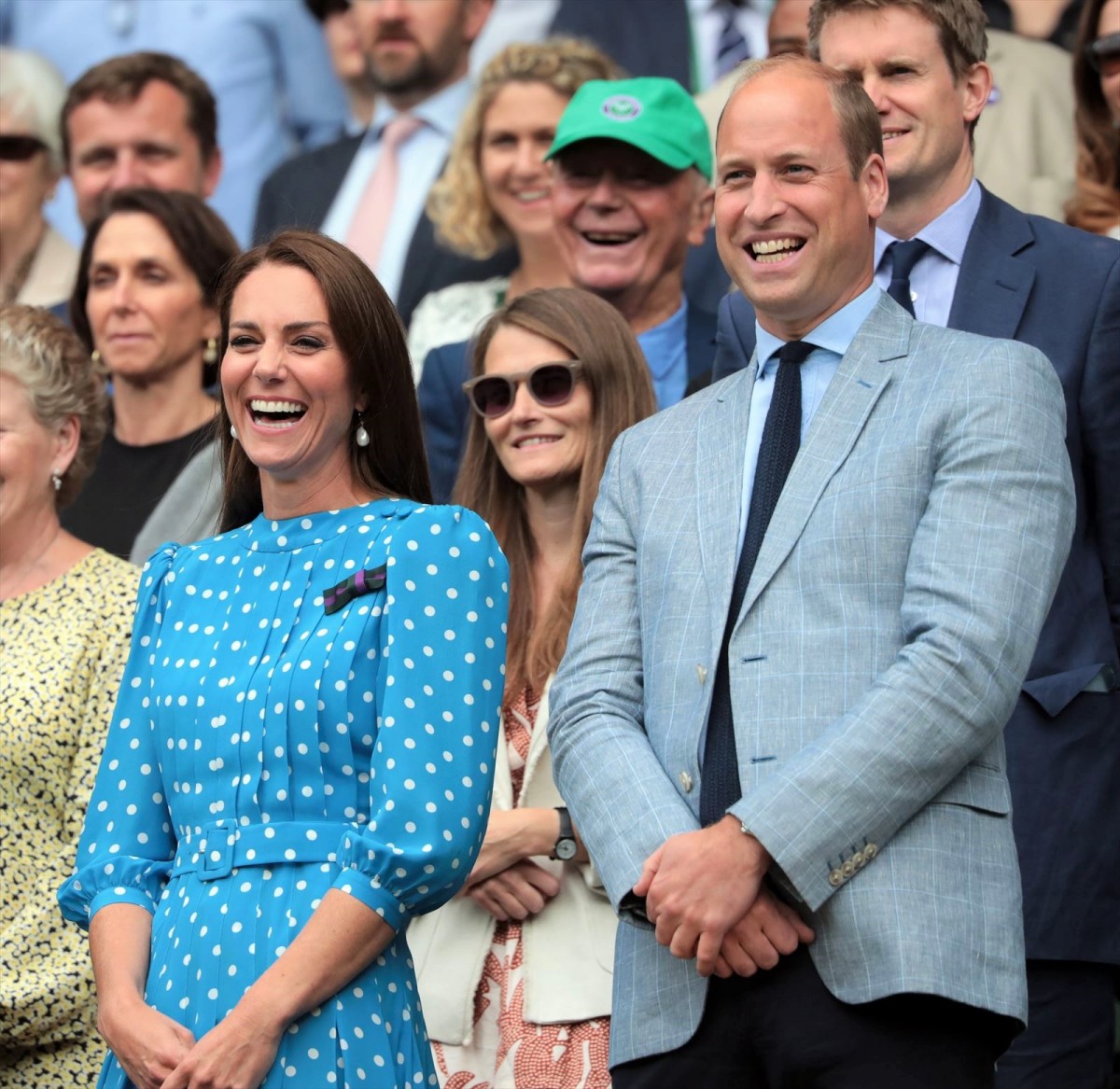 英王室キャサリン妃、お気に入りデザイナーの水玉ワンピでウィンブルドン観戦