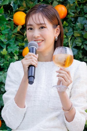桐谷美玲、「CHANDON SECRET GARDEN MIDPARK LOUNGE」オープニングセレモニーに登場