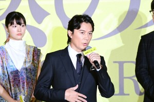 福山雅治、映画『沈黙のパレード』ジャパンプレミアイベント＆完成披露試写会舞台あいさつに登場