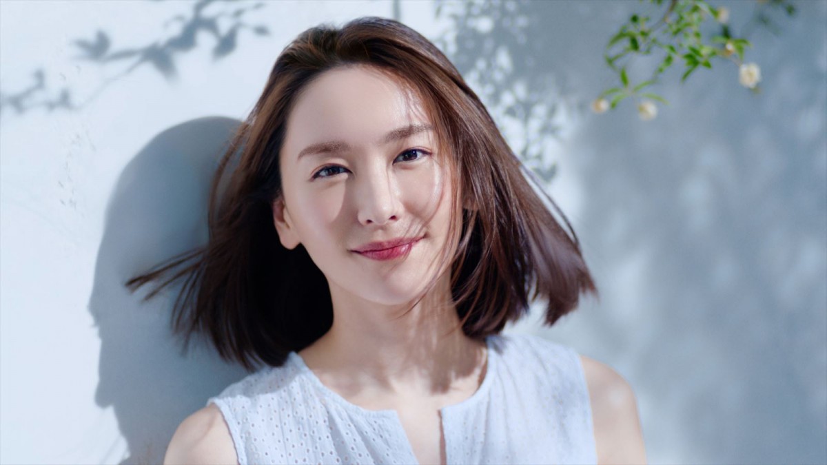 新垣結衣、新CMでうるおいヘアをなびかせリラックスした表情