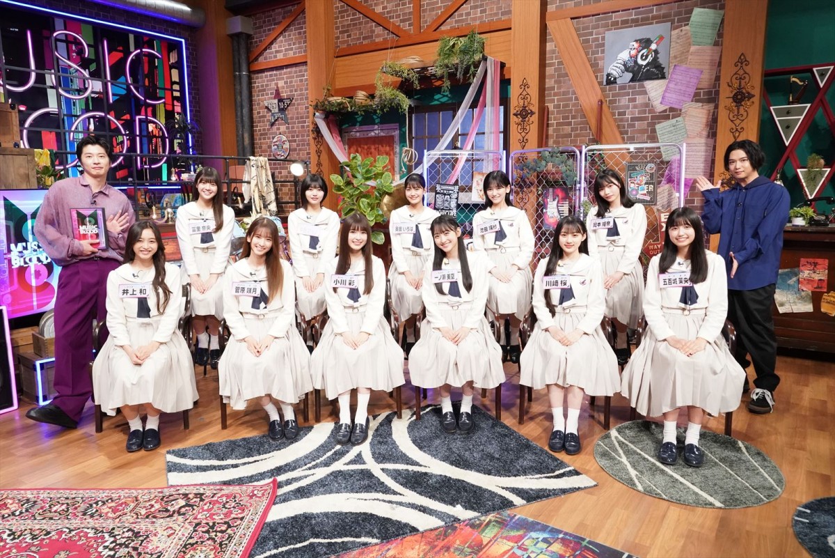 『MUSIC BLOOD』に出演した(左から)田中圭、乃木坂46・5期生、千葉雄大